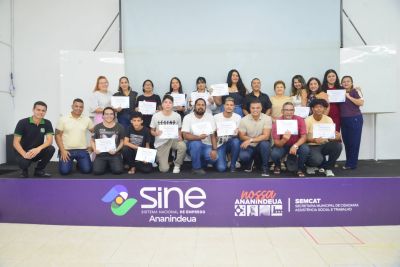 Galeria: Entrega de certificado do curso de Almoxarifado e Logistica no SINE