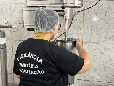 notícia: Ação da Vigilância em Saúde assegura boas práticas na manipulação do açaí em Ananindeua