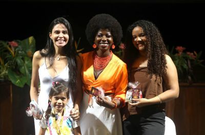 notícia: Cinema gratuito reúne público e movimenta o Teatro Municipal de Ananindeua