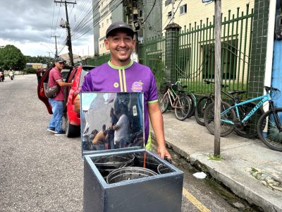 notícia: Prefeitura de Ananindeua entrega 35 máquinas de branqueamento de açaí a empreendedores locais