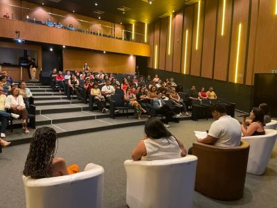 notícia: Cine Clube Apuí promove noite de conscientização social no Teatro Municipal de Ananindeua