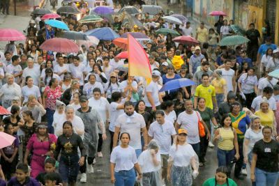 notícia: Marcha para Jesus reúne centenas de fiéis em Ananindeua mesmo sob chuva