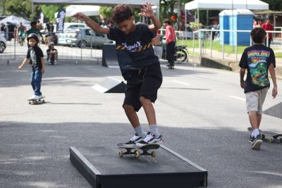 notícia: Circuito Cultural Radical reúne cerca de 5 mil pessoas e transforma a Arterial 18 em palco de esporte e lazer