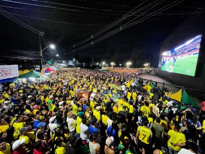 notícia: Multidão lota telão da copa em Ananindeua e celebra vitória do Brasil sobre Haiti 